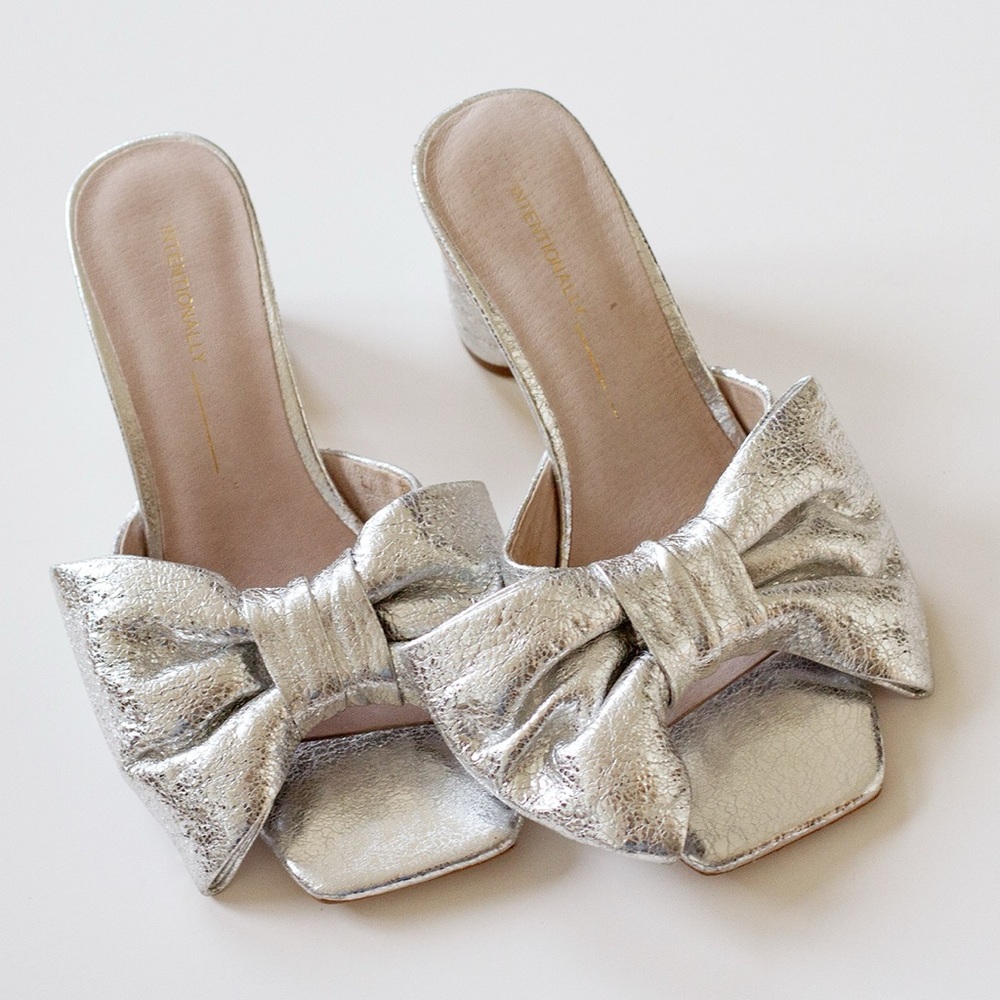Intentionally Blank Kriselda Bow Metallic Heels
